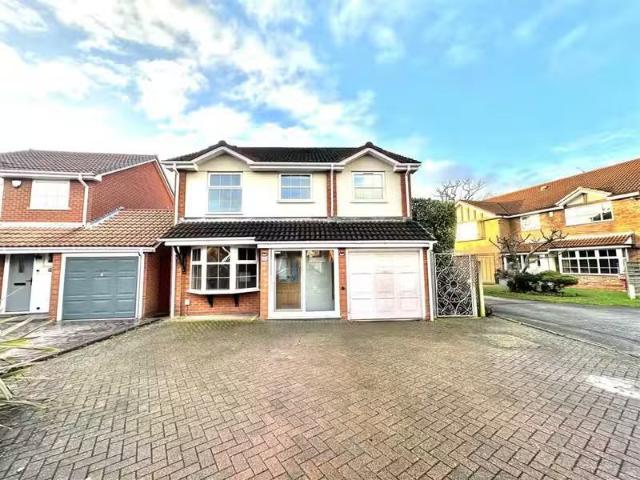 Nice 2 BA 4 bedroom house for rent in Clarewell Avenue, Solihu.