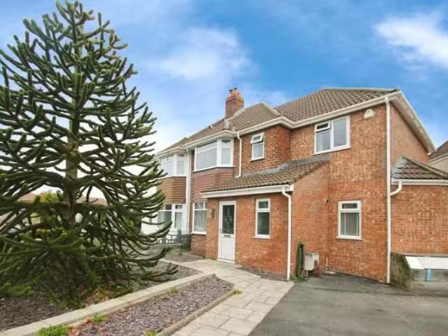 Unique 2 BA 4 bedroom semi detached house for rent in Headley.