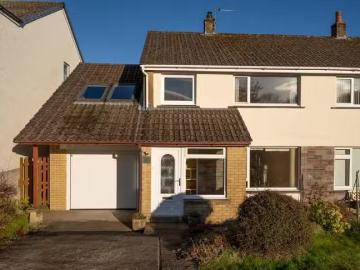 Deal! 2 BA 4 bedroom semi detached house for rent in Towers La.