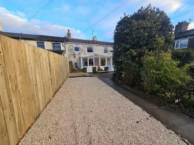 New 2 BA 4 bedroom terraced house for rent in Bierley Lane, Br.