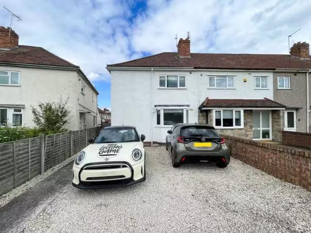 Unique 2 BA 5 bedroom end of terrace house for rent in Manor R.