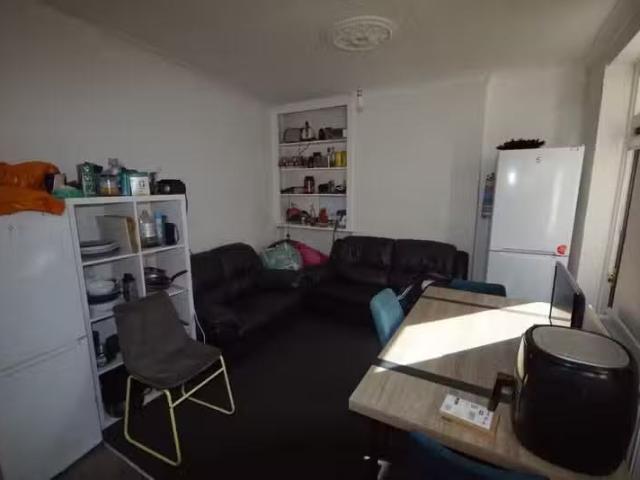For Rent! 2 BA 5 bedroom house for rent in Jacobs Wells Road.