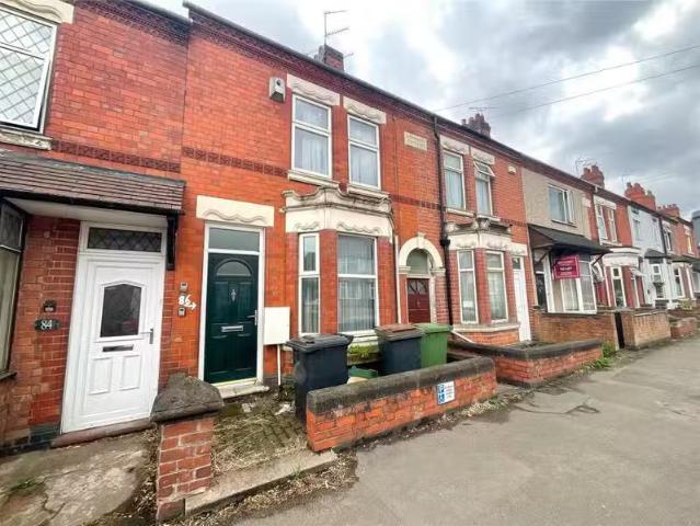 Nice 2 BA 5 bedroom terraced house for rent in Heath End Road.