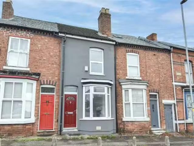 Nice 2 bedroom terraced house for rent in Alvechurch Road, Bir.