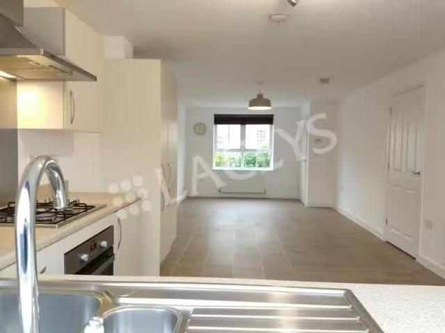 Rental! 2 bedroom terraced house for rent in Great Mead, Yeovi.