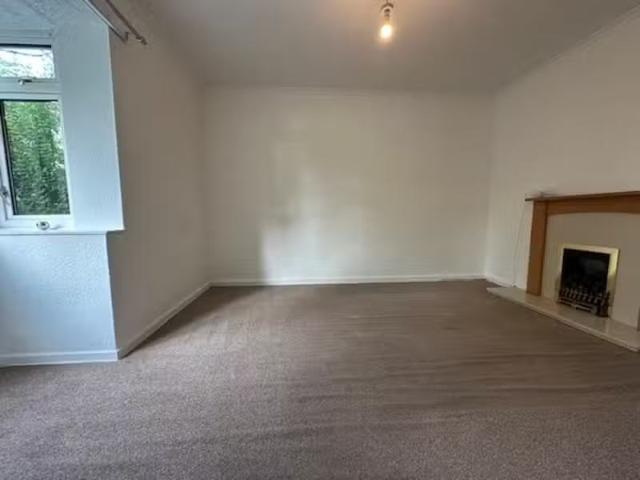 Cheap 2 bedroom terraced house for rent in Little Gannett, Wel.