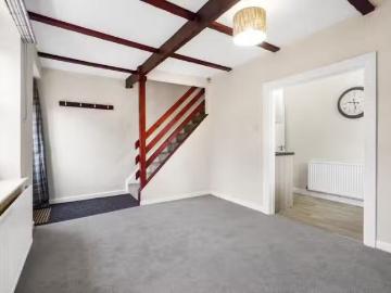 Nice 2 bedroom terraced house for rent in Meadow Road, Apperle.