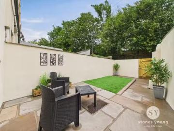 Just in! 2 bedroom terraced house for rent in Stopes Brow, Low.