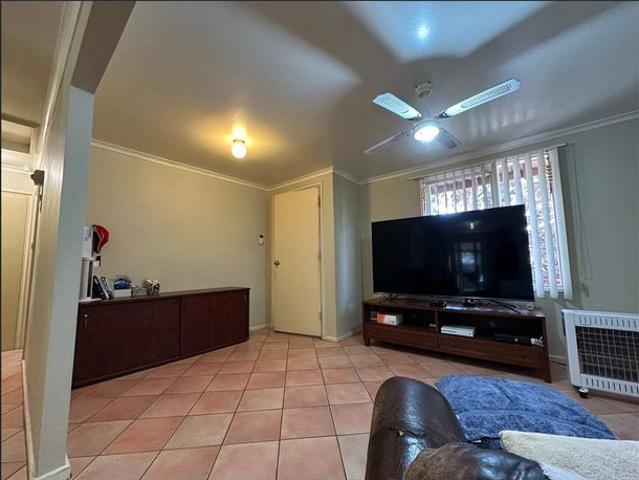 Cozy 2 bedroom unit