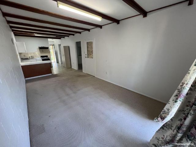 Cozy 2 Bedroom Unit!