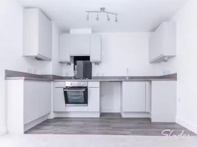 New 2 bedroom apartment for rent in 11 Ascham Road, Bournemou.