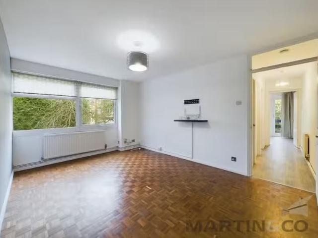 Rental! 2 bedroom apartment for rent in Abbots Park, London Ro.