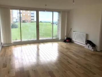 Cozy 2 bedroom apartment for rent in Millfield Close, Rustingt.