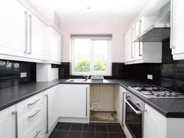 Nice 2 bedroom apartment for rent in The Stray, Bradford, BD10