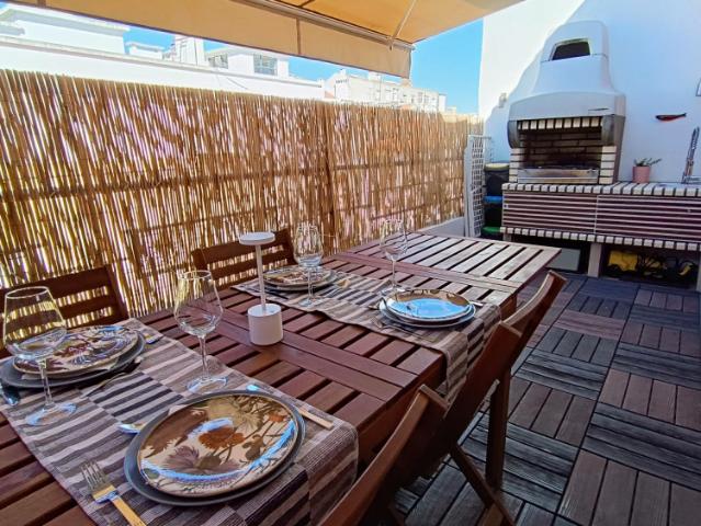 Cozy 2 bedroom apartment with Office and Balcony