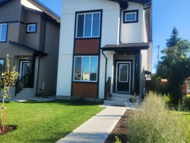 Cozy 2 bedroom basement suite in Central Edmonton