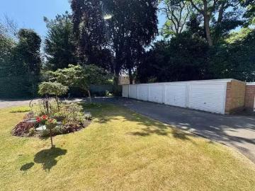 Cozy 2 bedroom flat for rent in Malborough Road, Westbourne, BH4