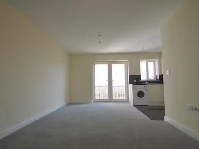 Just in! 2 bedroom flat for rent in Bryn Pinwydden, Cardiff, C.