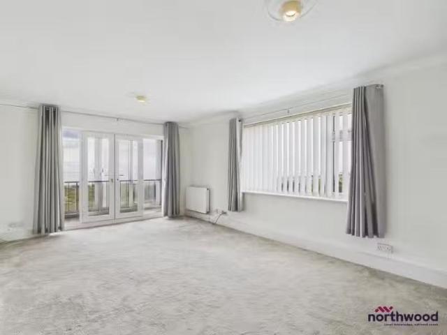 Cozy 2 bedroom flat for rent in Grenville Road, Pevensey Bay.