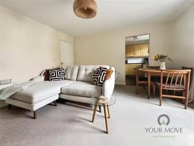 For Rent! 2 bedroom flat for rent in Railway Walk, Bromsgrove.