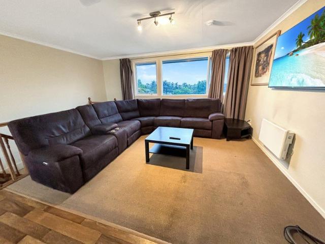 Cozy 2 bedroom furnished unit