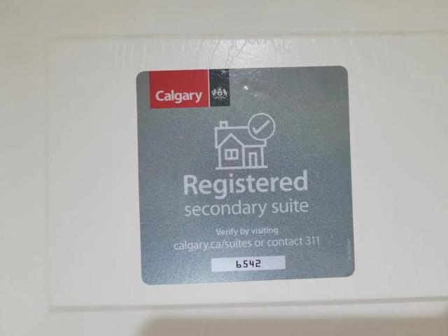 COZY 2 BEDROOM,HALL,KITCHEN FULLY FURNISHED LEGAL SECONDARY SUITE