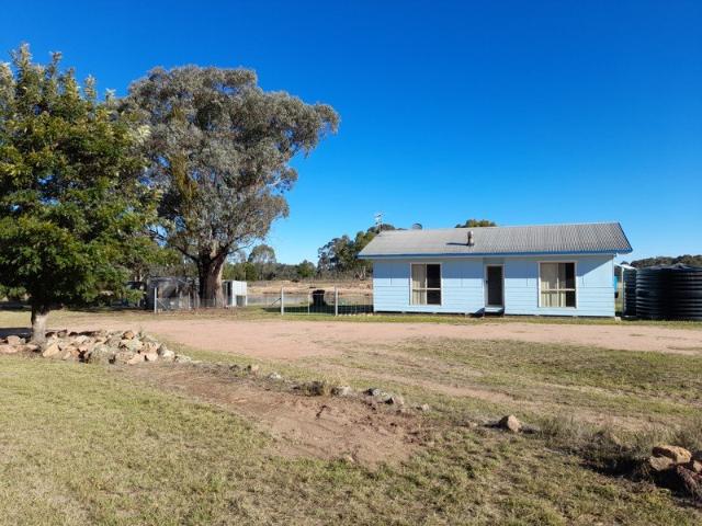 Cozy 2 Bedroom House with Stunning Views and Chicken Yard
