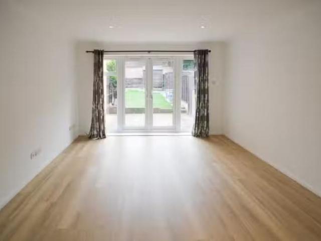 Cheap 2 bedroom house for rent in Appleton Fields, Bishop`s St.