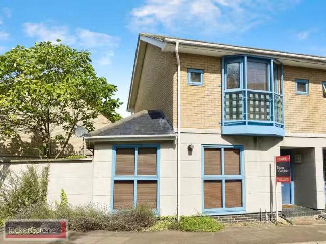 Unique 2 bedroom house for rent in Hurdles Way, Duxford, CB22