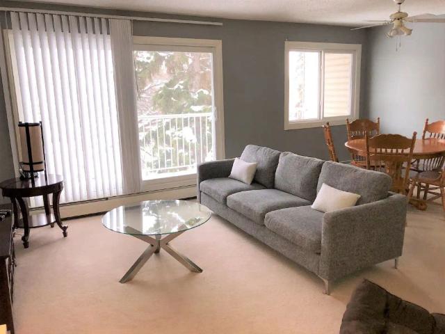 Cozy 2 Bedroom in Riverbend — 2 Bedrooms Condo Unit