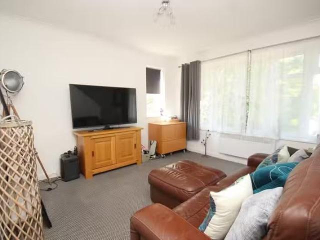 Just in! 2 bedroom maisonette for rent in Clareville Road, Orp.