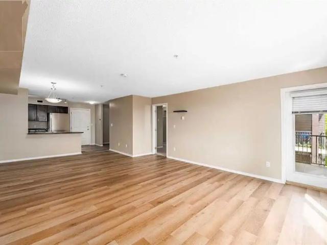 Cozy 2 Bedroom Saddletown Condo — 2 Bedrooms+ Den Condo Unit