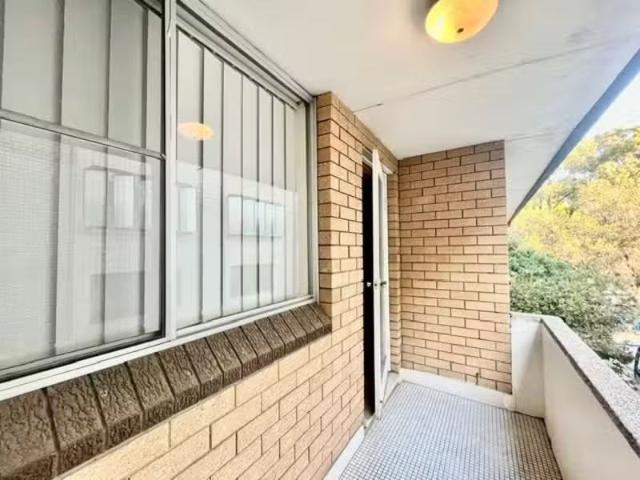 Unique 2 BR 10/61 Weston Street, Harris Park Apartment for ren.
