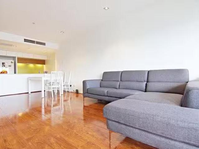 Unique 2 BR 1009/100 Harbour Esplanade, Docklands, VIC 3008