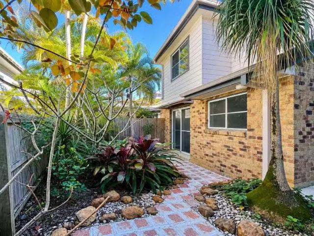 Nice 2 BR 11/45 Belongil Crescent, BYRON BAY Townhouse for ren.