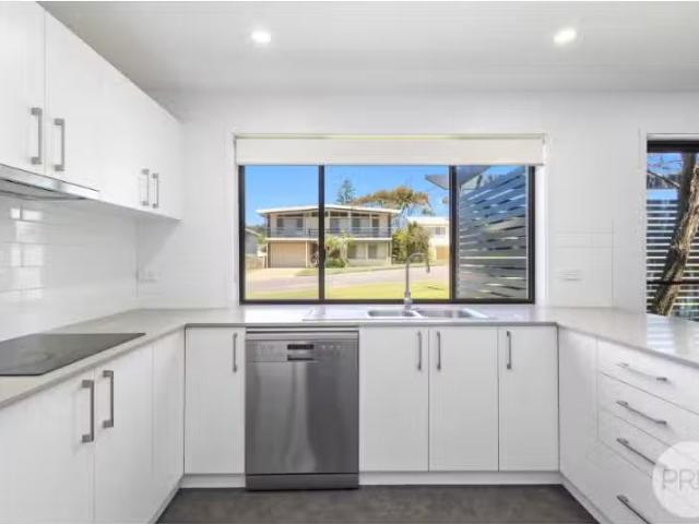 Unique 2 BR 1/10 Dixon Drive, NELSON BAY Apartment for rent L.