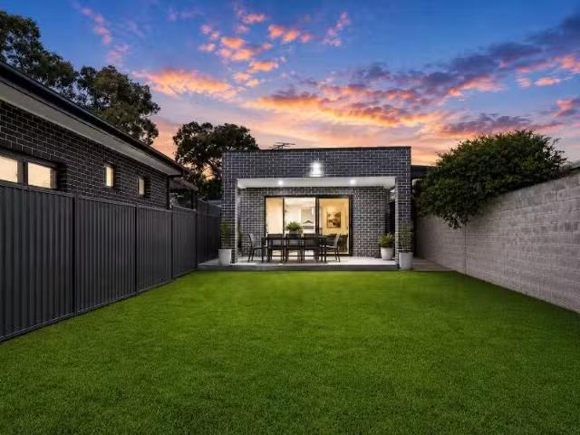 Cozy 2 BR 1/10A Ellis Street, Condell Park Apartment for rent.