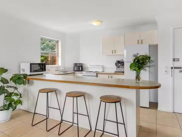 Just in! 2 BR 11/17 Ortive Street, YERONGA, QLD 4104 Apartme.