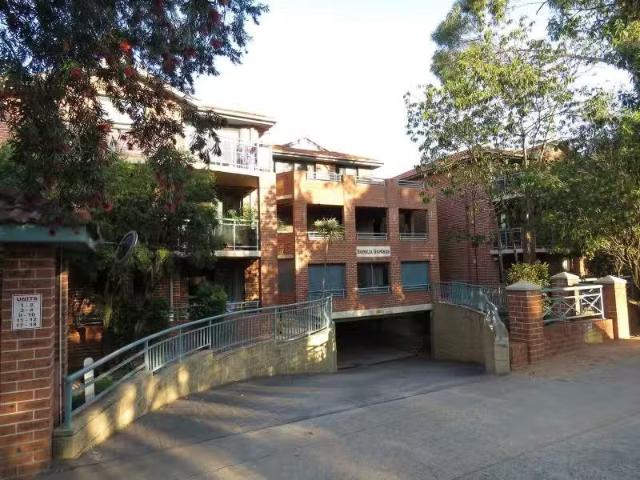 Cozy 2 BR 11/152 156 Station Street, Wentworthville Apartment.
