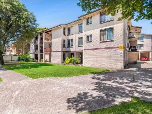 Cheap 2 BR 11/20 Paget Street, RICHMOND Apartment for rent Li.