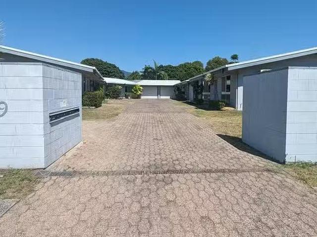Cheap 2 BR 1/139 English Street, Manunda, QLD 4870