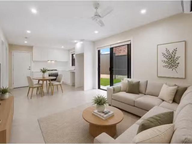 Charming 2 BR 11a Winton Avenue, Edensor Park House for rent.