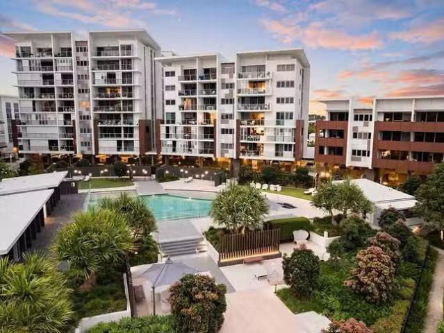 Cozy 2 BR 12/93 Sheehan Avenue, Hope Island, QLD 4212