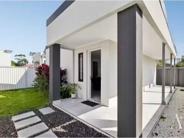 Cheap 2 BR 1/212 William Street, Yagoona House for rent Liste.