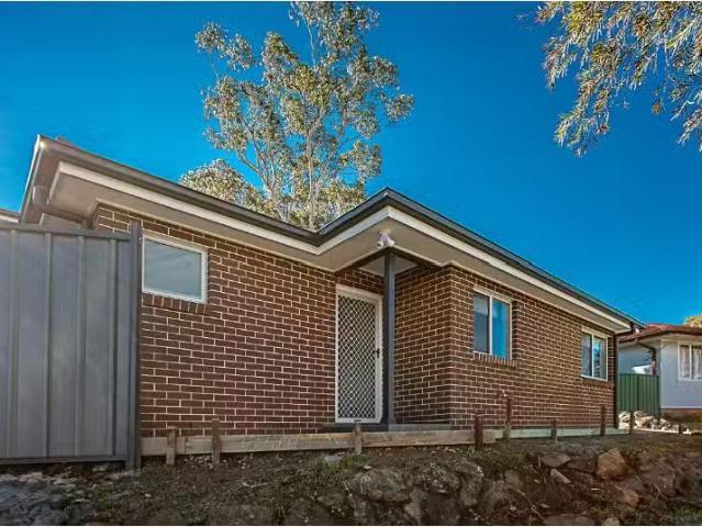 Cozy 2 BR 135 Northcott Road, Lalor Park House for rent Liste.