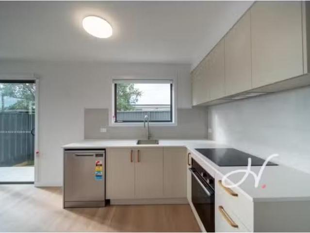 Deal! 2 BR 1/37 Hawthorne Street, Beresfield House for rent L.