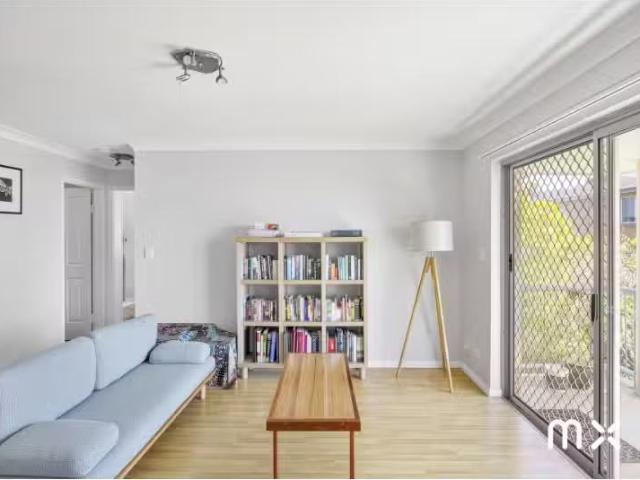 Rental! 2 BR 13/29 Park Road, Bellambi Apartment for rent Lis.