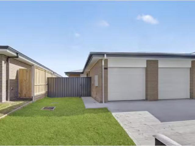 Unique 2 BR 1/3 Linaria Way, LOCHINVAR Apartment for rent Lis.