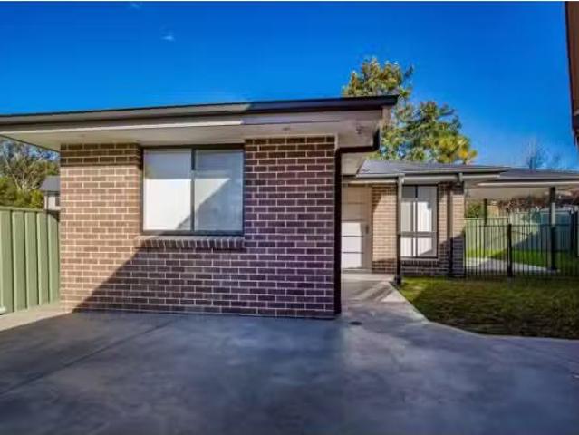 Just in! 2 BR 13A Elder Place, Werrington County House for ren.