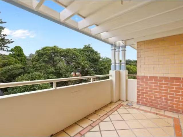 Just in! 2 BR 14/106 Pacific Parade, Dee Why Apartment for ren.
